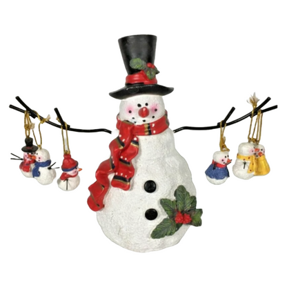 Figura de muñeco de nieve con adornos Cherrydale Christmas 8" Decoración de invierno